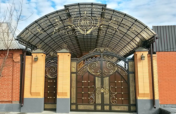 Купить или заказать ворота для дома с навесом - стильные и надежные решения для вашего участка в Гае от 42350 руб | ВоротМастер-Гай